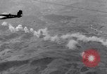 Standbild Bombardierung Italien, 1943, aus Sekunde 47 historischem Filmmaterial Videoclip 65675024670