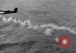 Standbild Bombardierung Italien, 1943, aus Sekunde 49 historischem Filmmaterial Videoclip 65675024670