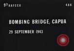 Immagine di Il bombardamento di bridge Capua Italia, 1943, secondo 3 filmato di repertorio 65675024674