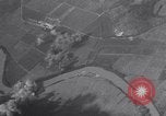 Immagine di Il bombardamento di bridge Capua Italia, 1943, secondo 28 filmato di repertorio 65675024674