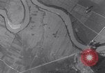 Immagine di Il bombardamento di bridge Capua Italia, 1943, secondo 37 filmato di repertorio 65675024674