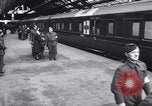Image des prisonniers de guerre Royaume-Uni, 1943, de la seconde 7 séquences d'archives historiques vidéo 65675024680