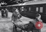 Image des prisonniers de guerre Royaume-Uni, 1943, de la seconde 10 séquences d'archives historiques vidéo 65675024680