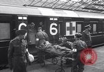 Image des prisonniers de guerre Royaume-Uni, 1943, de la seconde 17 séquences d'archives historiques vidéo 65675024680