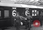 Image des prisonniers de guerre Royaume-Uni, 1943, de la seconde 21 séquences d'archives historiques vidéo 65675024680