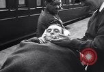 Image des prisonniers de guerre Royaume-Uni, 1943, de la seconde 25 séquences d'archives historiques vidéo 65675024680