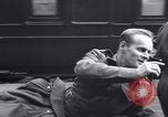 Image des prisonniers de guerre Royaume-Uni, 1943, de la seconde 41 séquences d'archives historiques vidéo 65675024680