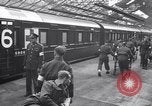 Image des prisonniers de guerre Royaume-Uni, 1943, de la seconde 50 séquences d'archives historiques vidéo 65675024680