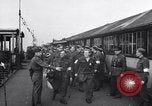 Image des prisonniers de guerre Royaume-Uni, 1943, de la seconde 3 séquences d'archives historiques vidéo 65675024681