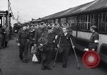 Image des prisonniers de guerre Royaume-Uni, 1943, de la seconde 5 séquences d'archives historiques vidéo 65675024681