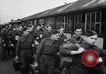Image des prisonniers de guerre Royaume-Uni, 1943, de la seconde 11 séquences d'archives historiques vidéo 65675024681