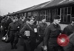 Image des prisonniers de guerre Royaume-Uni, 1943, de la seconde 13 séquences d'archives historiques vidéo 65675024681