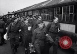 Image des prisonniers de guerre Royaume-Uni, 1943, de la seconde 16 séquences d'archives historiques vidéo 65675024681