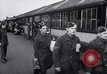 Image des prisonniers de guerre Royaume-Uni, 1943, de la seconde 25 séquences d'archives historiques vidéo 65675024681
