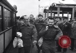 Image des prisonniers de guerre Royaume-Uni, 1943, de la seconde 30 séquences d'archives historiques vidéo 65675024681