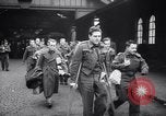 Image des prisonniers de guerre Royaume-Uni, 1943, de la seconde 52 séquences d'archives historiques vidéo 65675024681
