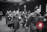 Image des prisonniers de guerre Royaume-Uni, 1943, de la seconde 53 séquences d'archives historiques vidéo 65675024681
