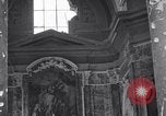 Image Catholic grâce indiquant le jour Capua Italie, 1943, de la seconde 47 séquences d'archives historiques vidéo 65675024683