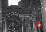 Image Catholic grâce indiquant le jour Capua Italie, 1943, de la seconde 48 séquences d'archives historiques vidéo 65675024683