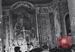 Image Catholic grâce indiquant le jour Capua Italie, 1943, de la seconde 53 séquences d'archives historiques vidéo 65675024683