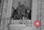 Image Catholic grâce indiquant le jour Capua Italie, 1943, de la seconde 59 séquences d'archives historiques vidéo 65675024683