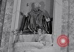 Image Catholic grâce indiquant le jour Capua Italie, 1943, de la seconde 61 séquences d'archives historiques vidéo 65675024683