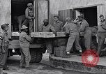 Image thanksgiving dindes Capua Italie, 1943, de la seconde 41 séquences d'archives historiques vidéo 65675024684