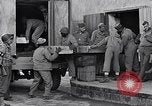 Image thanksgiving dindes Capua Italie, 1943, de la seconde 42 séquences d'archives historiques vidéo 65675024684