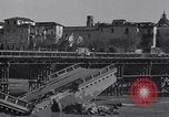Image bombe pont naufragé Capua Italie, 1943, de la seconde 3 séquences d'archives historiques vidéo 65675024687
