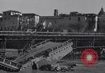 Image bombe pont naufragé Capua Italie, 1943, de la seconde 13 séquences d'archives historiques vidéo 65675024687