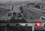 Image bombe pont naufragé Capua Italie, 1943, de la seconde 25 séquences d'archives historiques vidéo 65675024687