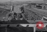 Image bombe pont naufragé Capua Italie, 1943, de la seconde 27 séquences d'archives historiques vidéo 65675024687