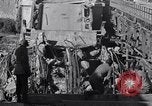 Image bombe pont naufragé Capua Italie, 1943, de la seconde 51 séquences d'archives historiques vidéo 65675024687