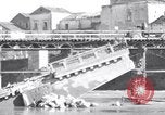 Image pont détruit Capua Italie, 1943, de la seconde 24 séquences d'archives historiques vidéo 65675024688