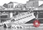 Image pont détruit Capua Italie, 1943, de la seconde 25 séquences d'archives historiques vidéo 65675024688