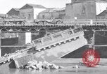 Image pont détruit Capua Italie, 1943, de la seconde 27 séquences d'archives historiques vidéo 65675024688