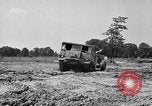Image tracteur moyen Aberdeen Proving Ground Maryland USA, 1943, de la seconde 34 séquences d'archives historiques vidéo 65675024692