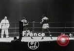 Image Sugar Ray Robinson Paris France, 1950, de la seconde 7 séquences d'archives historiques vidéo 65675024700