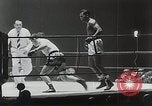 Image Sugar Ray Robinson Paris France, 1950, de la seconde 17 séquences d'archives historiques vidéo 65675024700