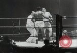 Image Sugar Ray Robinson Paris France, 1950, de la seconde 27 séquences d'archives historiques vidéo 65675024700