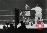 Image Sugar Ray Robinson Paris France, 1950, de la seconde 34 séquences d'archives historiques vidéo 65675024700