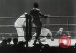 Image Sugar Ray Robinson Paris France, 1950, de la seconde 39 séquences d'archives historiques vidéo 65675024700
