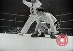 Image Sugar Ray Robinson Paris France, 1950, de la seconde 41 séquences d'archives historiques vidéo 65675024700