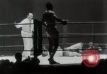 Image Sugar Ray Robinson Paris France, 1950, de la seconde 49 séquences d'archives historiques vidéo 65675024700