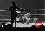 Image Sugar Ray Robinson Paris France, 1950, de la seconde 55 séquences d'archives historiques vidéo 65675024700