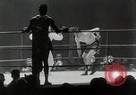 Image Sugar Ray Robinson Paris France, 1950, de la seconde 56 séquences d'archives historiques vidéo 65675024700