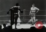 Image Sugar Ray Robinson Paris France, 1950, de la seconde 57 séquences d'archives historiques vidéo 65675024700