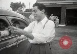 Immagine di Il razionamento di benzina sollevato dopo la seconda guerra mondiale United States USA, 1945, secondo 15 filmato di repertorio 65675024702