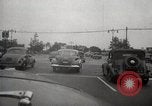 Immagine di Il razionamento di benzina sollevato dopo la seconda guerra mondiale United States USA, 1945, secondo 25 filmato di repertorio 65675024702