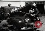 Immagine di Il razionamento di benzina sollevato dopo la seconda guerra mondiale United States USA, 1945, secondo 37 filmato di repertorio 65675024702